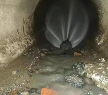 二连浩特市政管道清淤