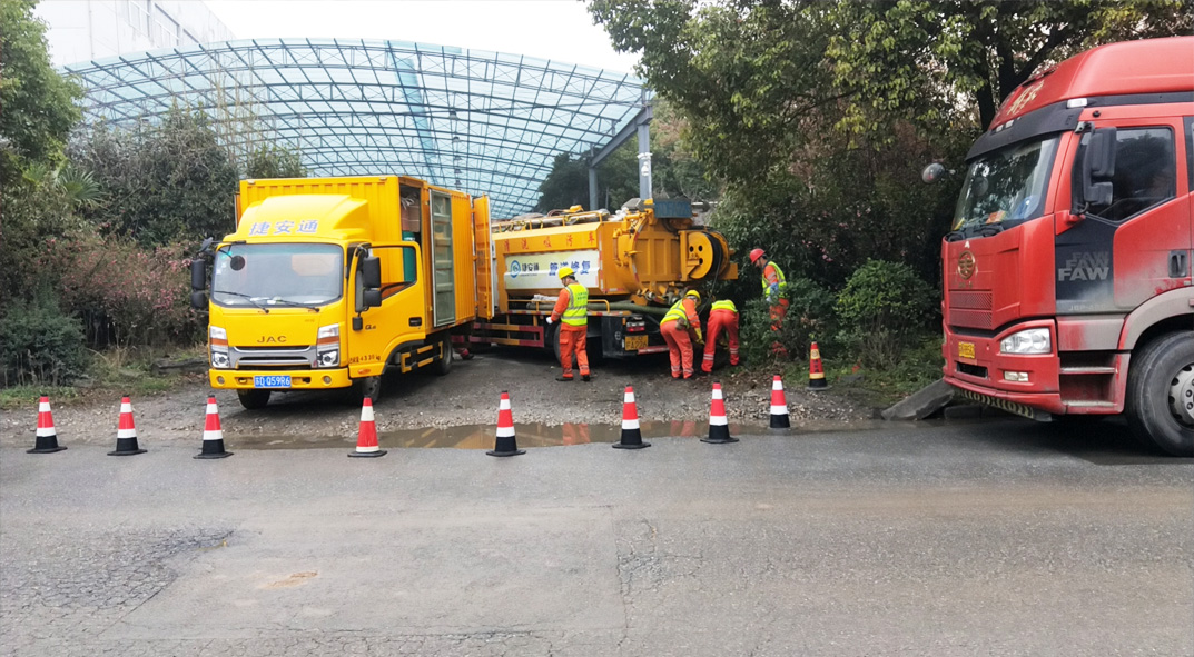 二连浩特成区雨污水管网“四位一体”检测疏通项目